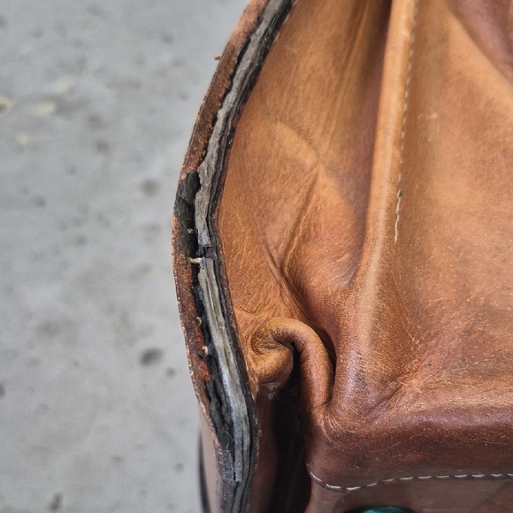 Classic Brown Leather Men's Briefcase - Picture 11 of 16